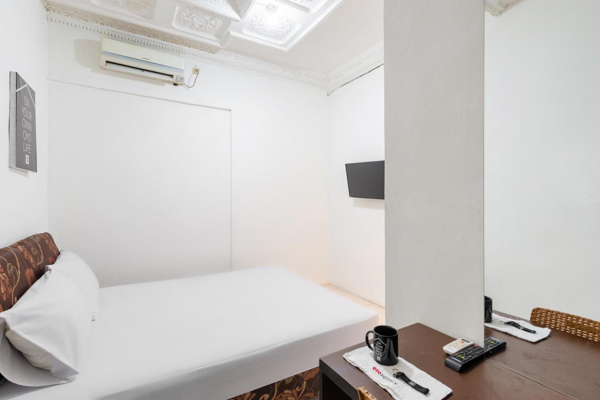 Oyo Life 2108 Griya Aisyah Residence Surabaya Exterior photo